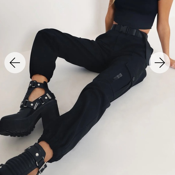 NWOT 🖤 💣 BLACK CARGO PANTS BLACKMILK BELT POCKETS SIZE 12 - Picture 3 of 16